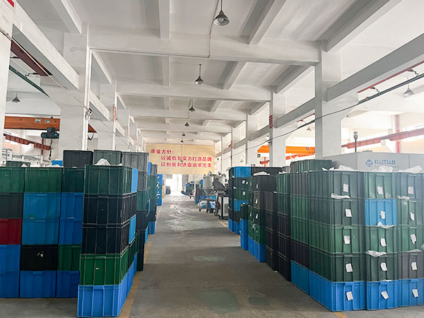 Efficient packaging process for Vacuum Bottles at the factory warehouse