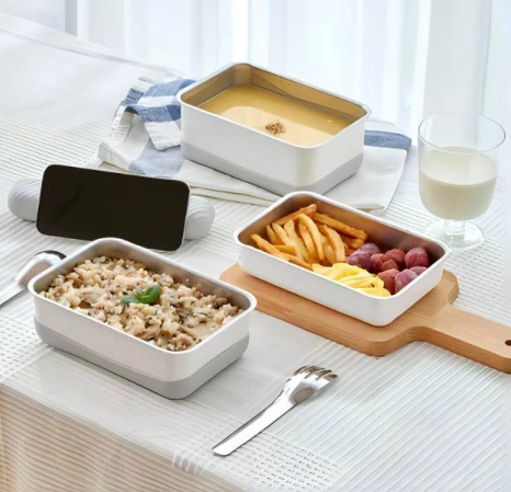 Stainless Steel vs. Glass Drinkware Stainless Steel vs. Glass Drinkware